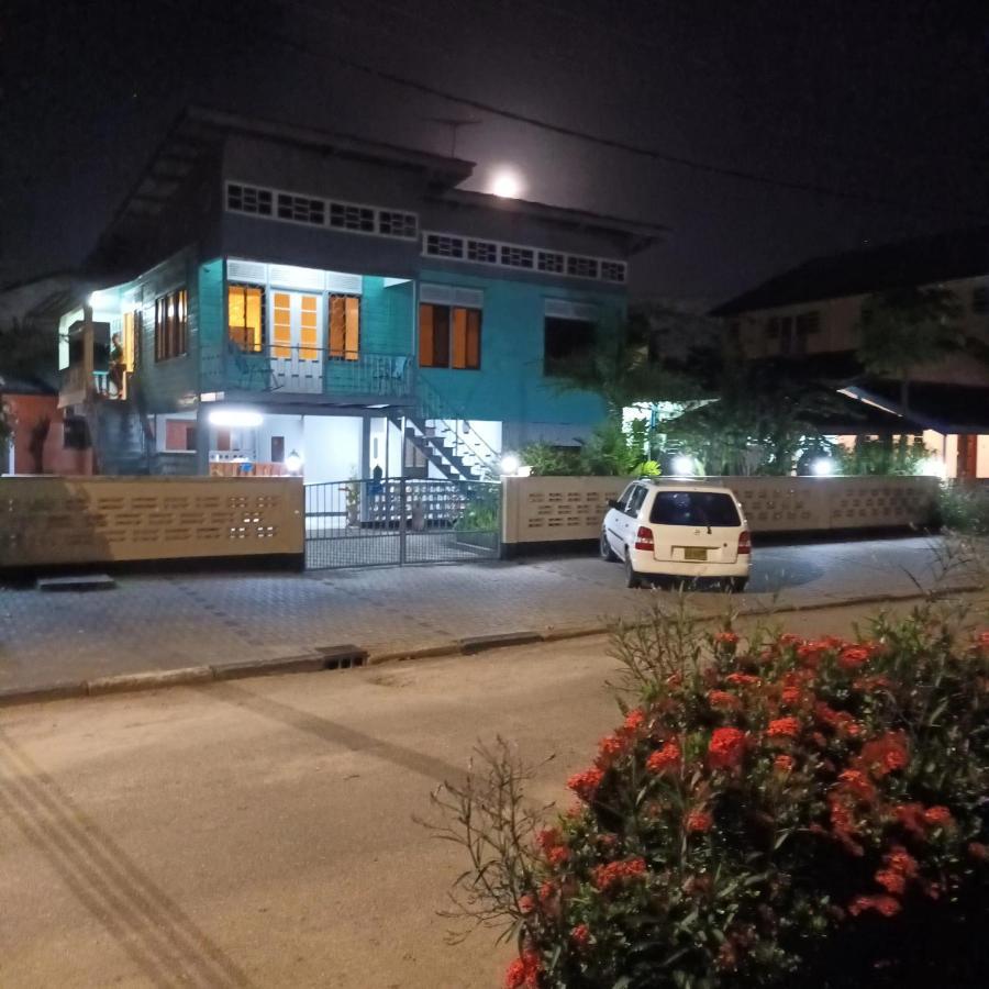 Max Garden And Pool Apartment Paramaribo Luaran gambar