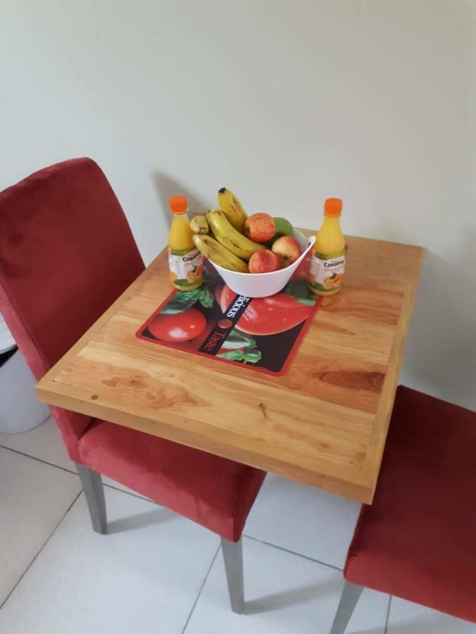 Max Garden And Pool Apartment Paramaribo Luaran gambar